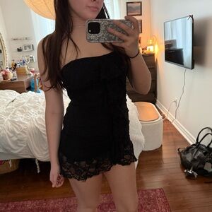 Beautiful Black Lace Strapless Mini Dress